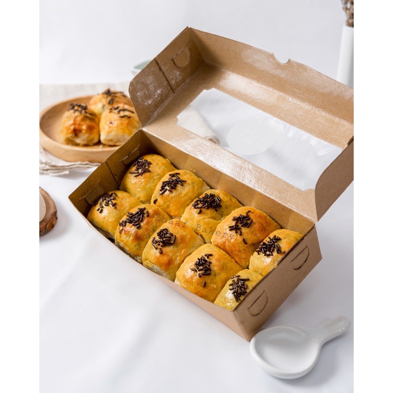 

Bolen Pisang Zhaaf Bakery