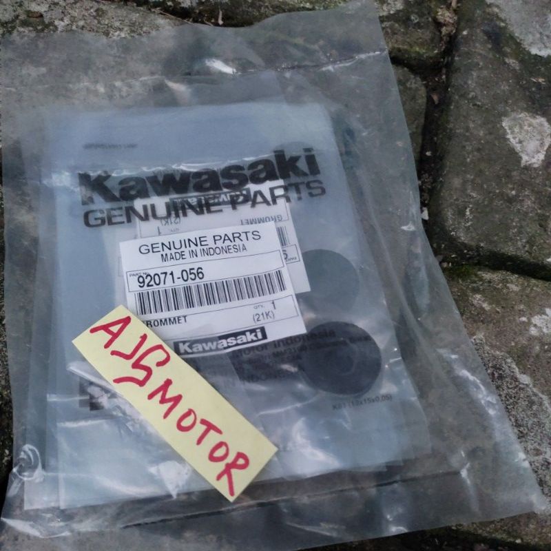 karet damper cover body ninja R SS RR 92071-056