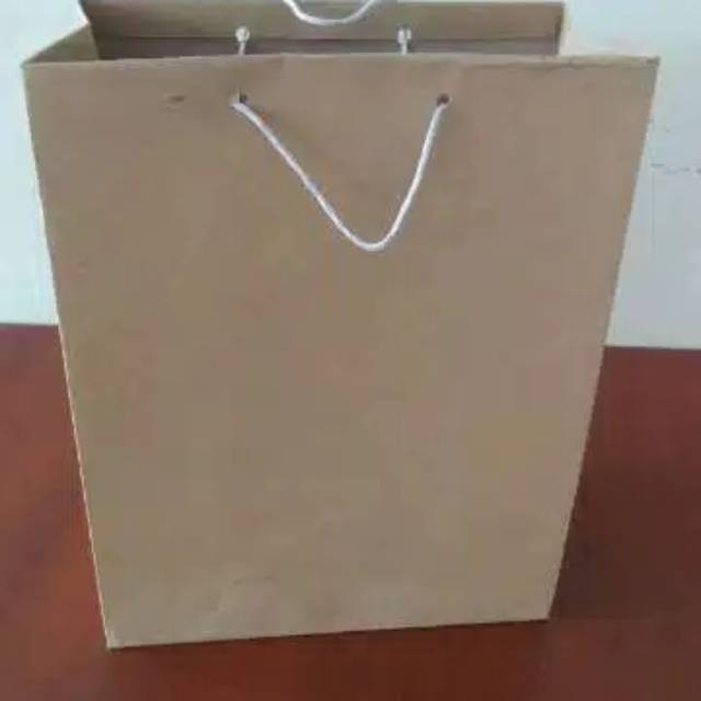 

Paper bag / Tas Kertas ( 20×11×25)