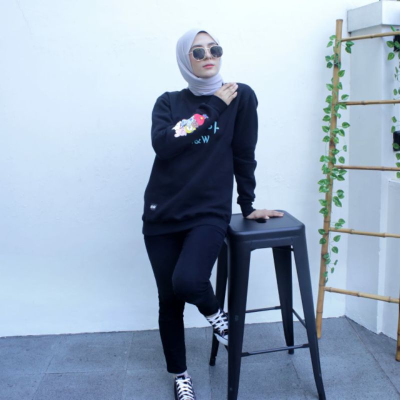 H&W Hoodie / Crewneck Hitam Original H&W Crewneck Cartoon