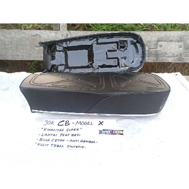 Jok CB XXX Karbon CB 100 / CB 125 / CB Gelatik Super Lantai Plat Besi Kulit Karbon Busa Anti Gembos