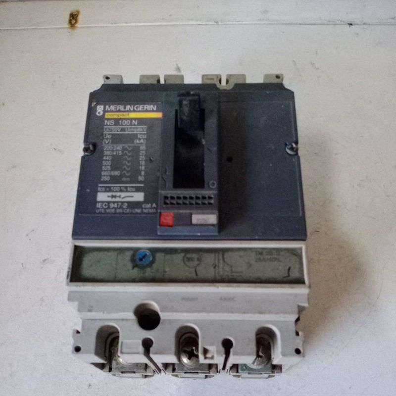 MCCB MERLIN GERIN NS 100N. 20/25A.  3phas