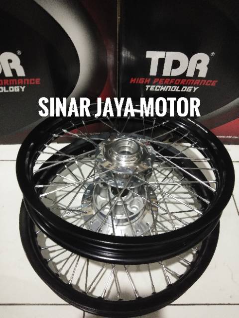 Sepaket Paketan Pelak Velg TDR Tiger revo Ring 17  Ukuran 160/185/17  TDR W Shape hitam  Pemasangan