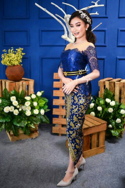 Kebaya Bali Sabrina Biru BCA