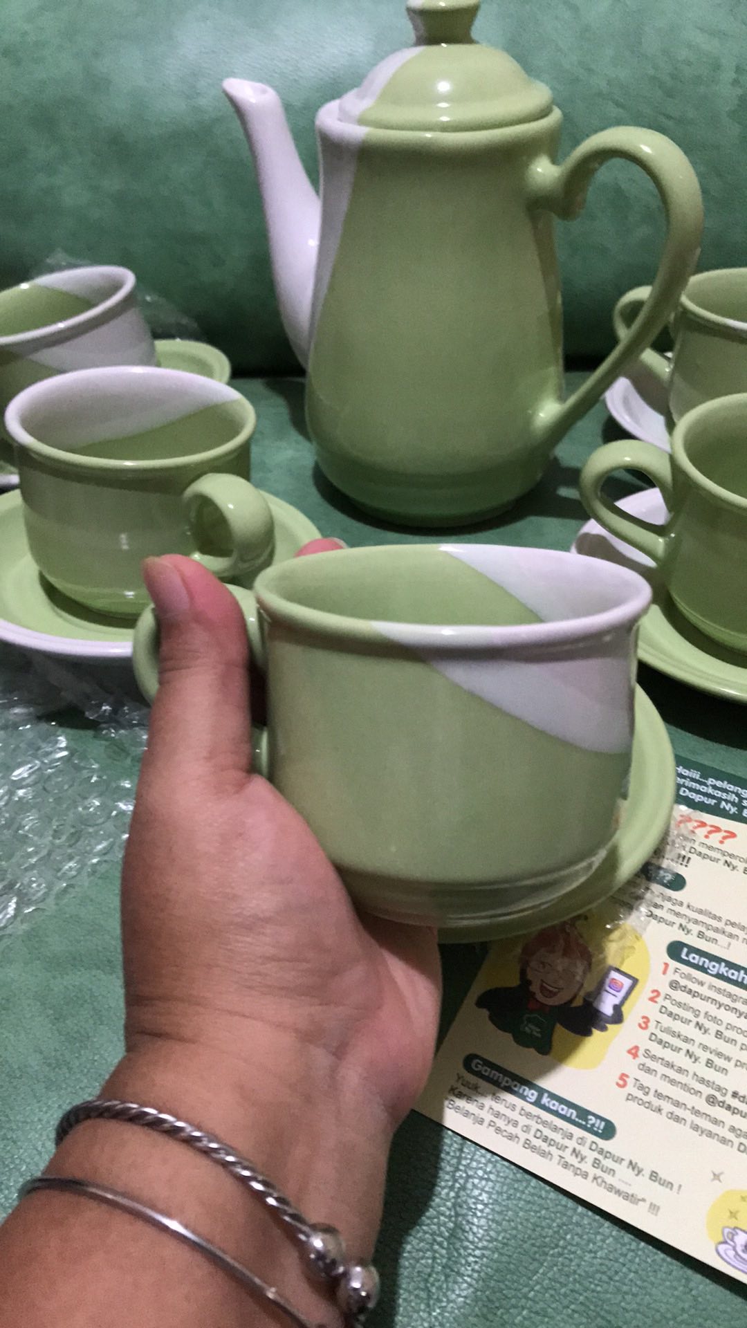 Teko Set Nikura Two Tone / 1 Teko & Tutup + 5 Cangkir + 5 Saucer