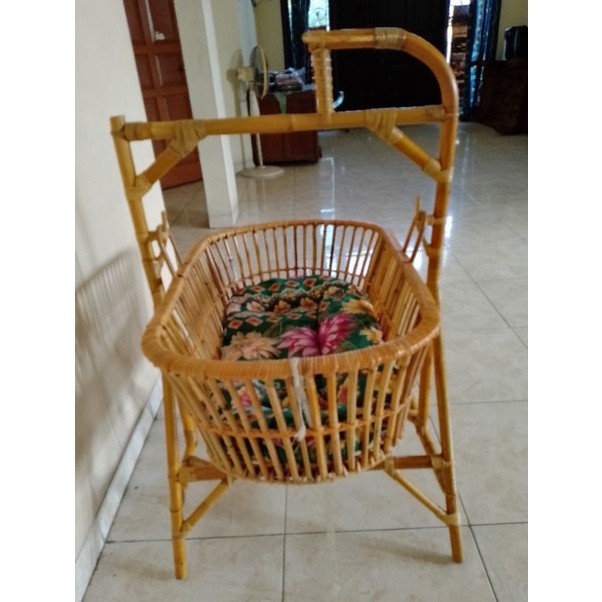 ayunan rotan bayi preloved