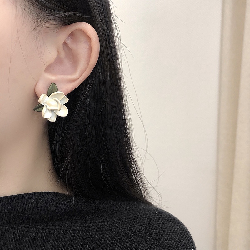 Anting Tusuk Motif Bunga Gardenia / Daun Hijau Ala Korea / Retro Untuk Wanita