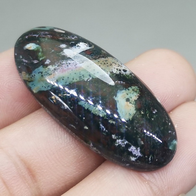 Batu Permata Jasper Hitam Klawing