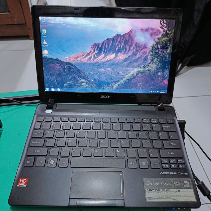 ACER ASPIRE ONE 725 AMD Netbook Notebook Laptop Seken Second Bekas Murah