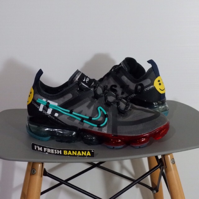 vapormax black multicolor