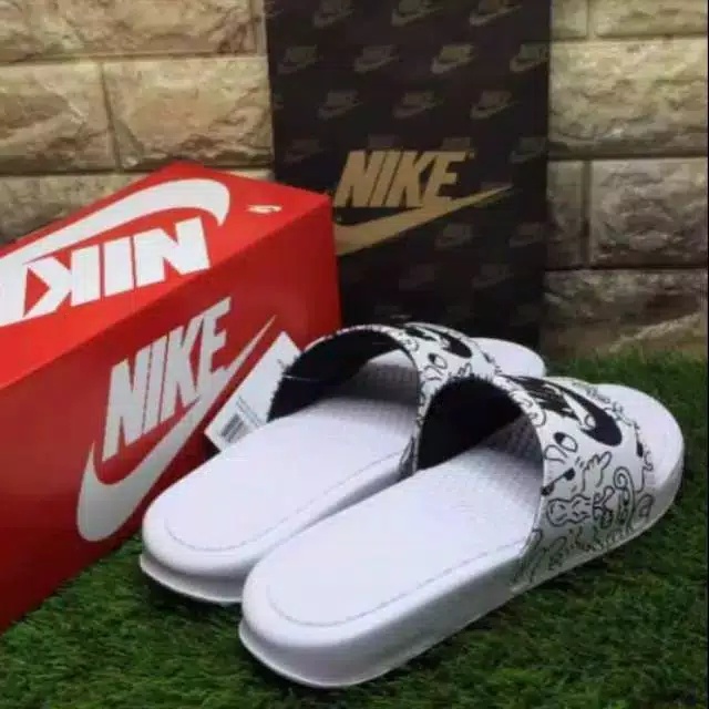 SANDAL SLOP PRIA WANITA MURAH PUTIH GRAFITI SENDAL SPORT FLIP FLOP SLIDE CEWEK COWOK