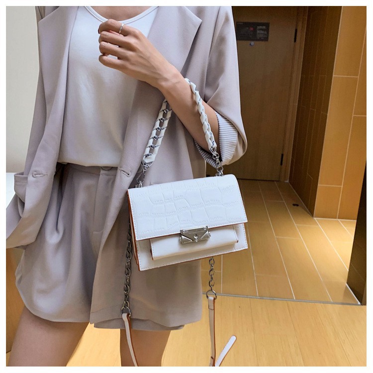 Tas Selempang Wanita Croco Rantai DAEMON