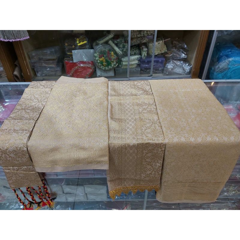 sepasang songket pengantin adat koto gadang minang padang