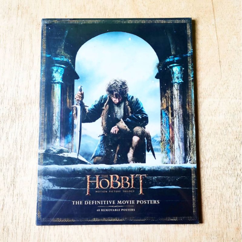 THE HOBBIT. THE DEFINITIVE MOVIE POSTERS. 40 Removable Posters. Jrr Tolkien. promo