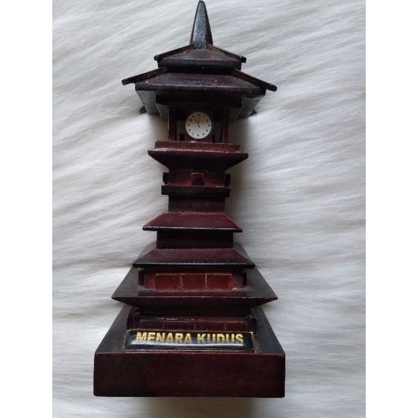 Miniatur Menara Sunan Kudus Kayu Jati Asli Souvenir Pernikahan Kota Kretek