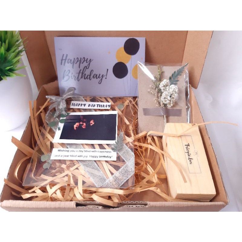 

Gift Box Graduation | Birthday | Anniv | Kookie Gift Box