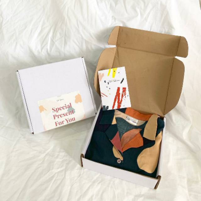 

Gift Box & Greeting Card Package / Kotak Kado & Kartu Ucapan Sepaket