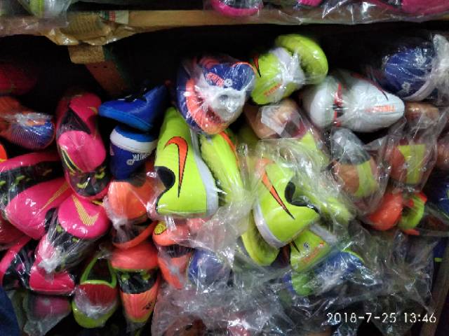 Sepatu futsal lokal real pict bonus kaos kaki