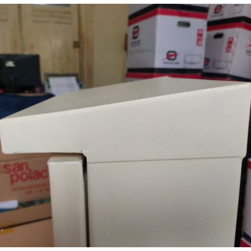 Box Panel Listrik 25x25x12 Model Topi (Kunci Putar)