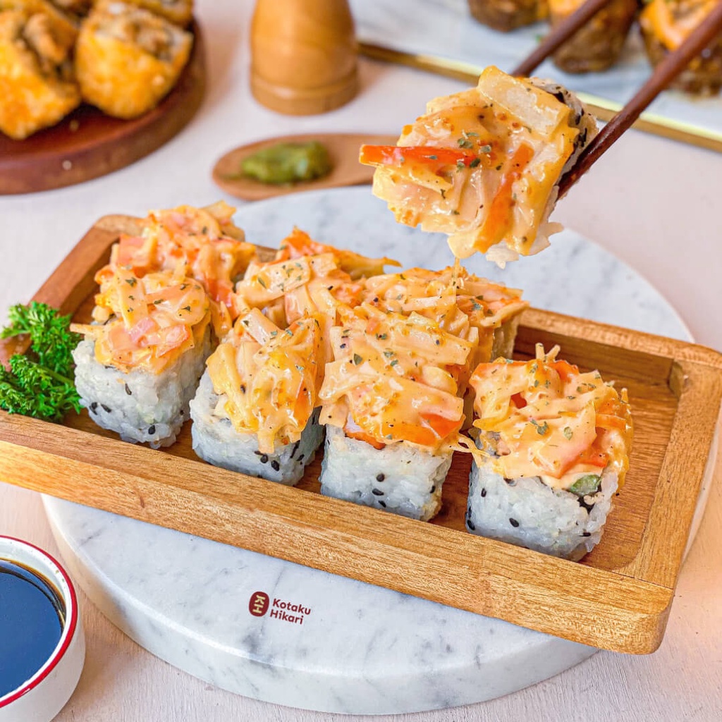 

Kotaku Hikari 光沢 Fuji Roll Sushi