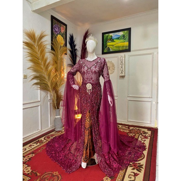 kurangan gaun merah marun burgundi
