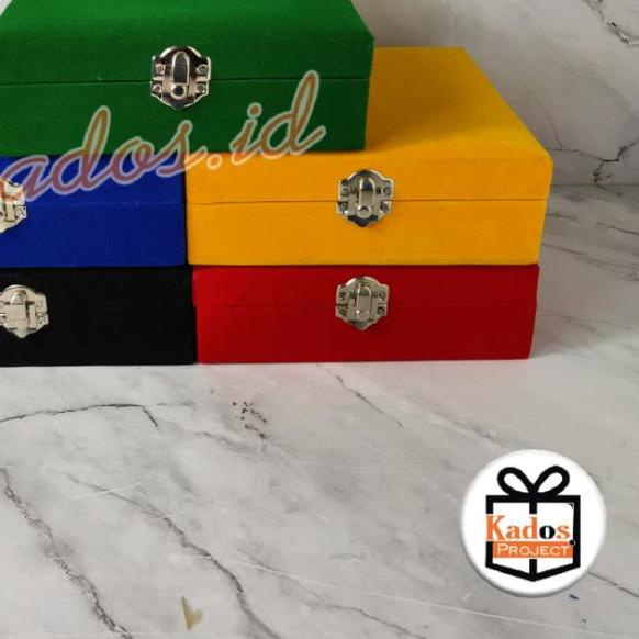 

♞ Box / kotak Beludru (item tambahan) ▲