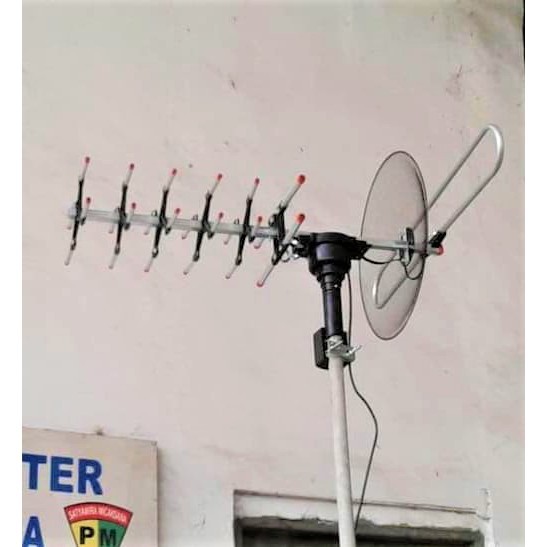 Intra INT-888 DGT Antena Digital Outdoor Remote for TV Tabung &amp; LED TV