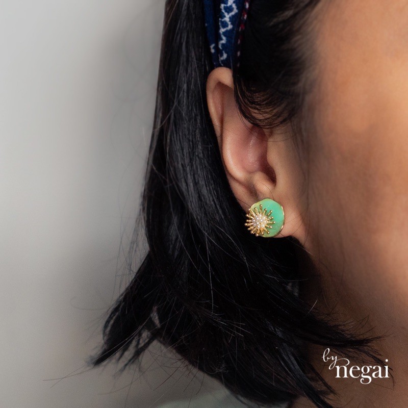 anting tusuk hijau kecil/ anting tusuk korea bunga