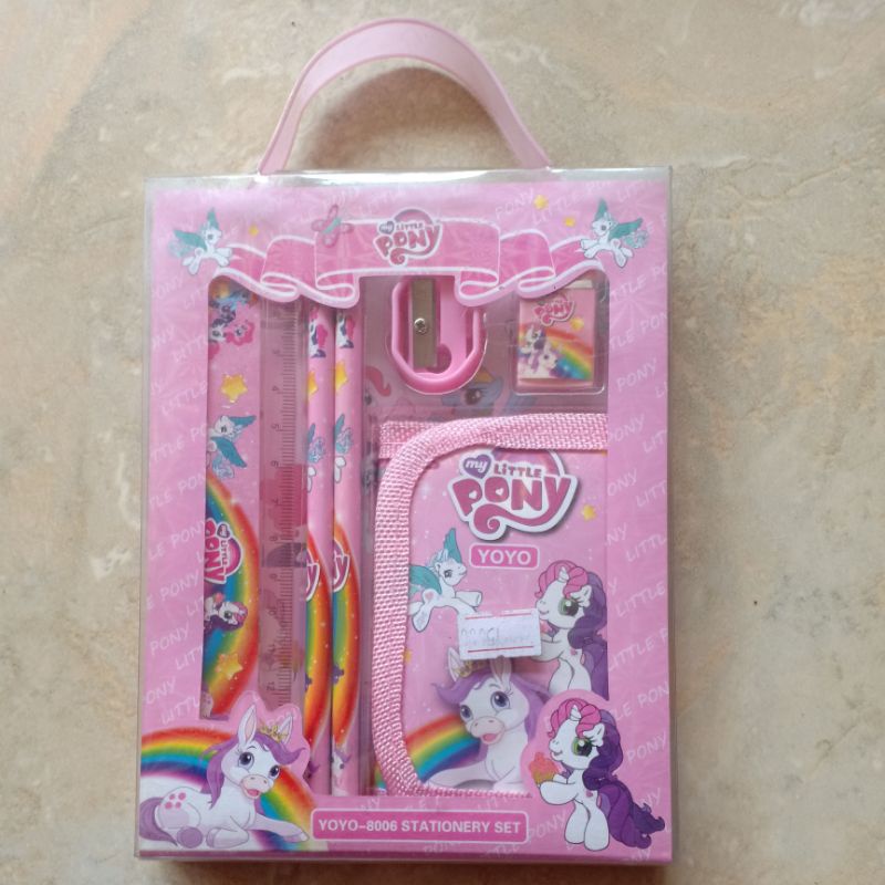 

Pensil set alat tulis anak katrakter import pony, sofia,hello kitty,frozen dan tsum tsum