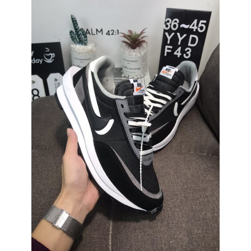 sepatu nike sacai Ld waffle black white 100% original material bnib