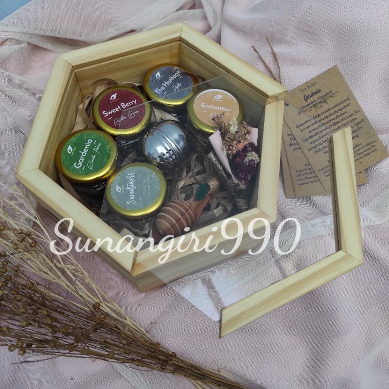 

Gift Box Kayu Segi 6 Kotak Hampers Kayu Hexagonal Kotak Mahar Kotak Seserahan Kayu Kotak Kado Kayu