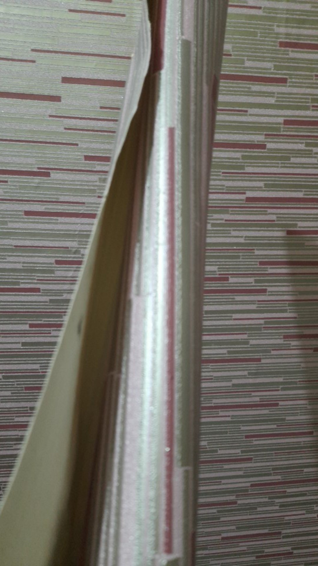 Wallpaper Vinyl Mewah Non Sticker Motif Kombinasi Abstrak Salur Ungu 53cmx10m