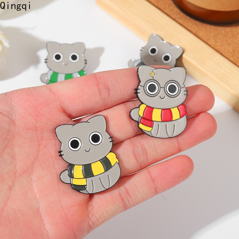 Bros Pin Enamel Bentuk Kartun Kucing Untuk Aksesoris Tas Ransel / Syal Anak