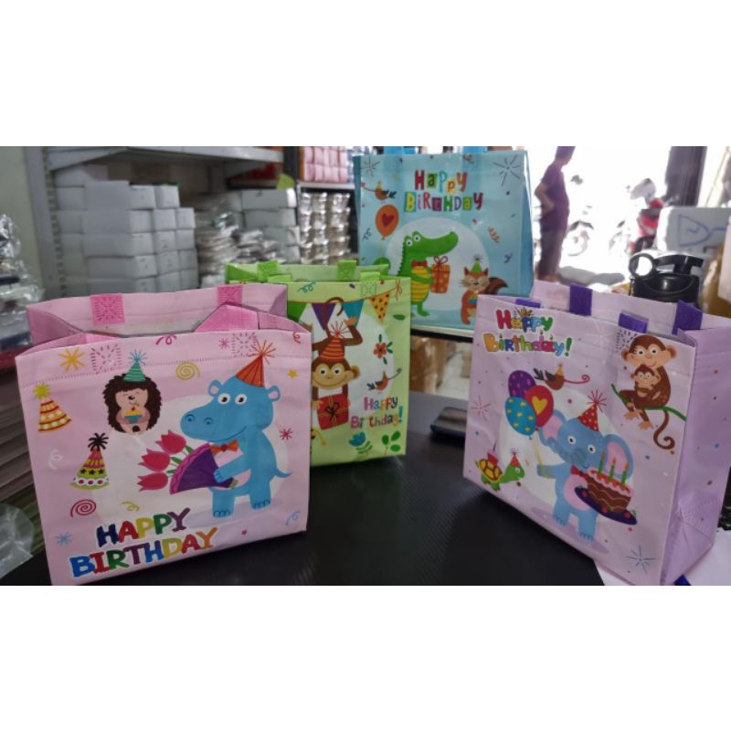 

12 pcs Tas Bingkisan Ulang Tahun Animal