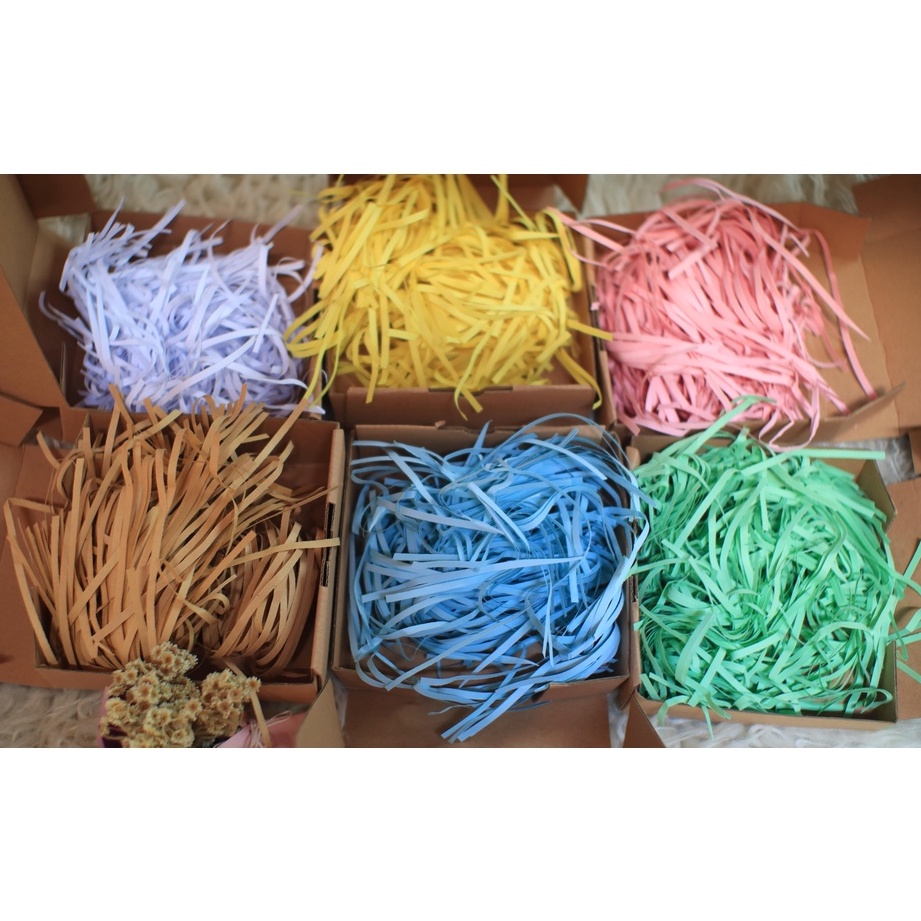 

SHREDDED PAPER WARNA / KERTAS CACAH SERUT HAMPERS PER GRAM