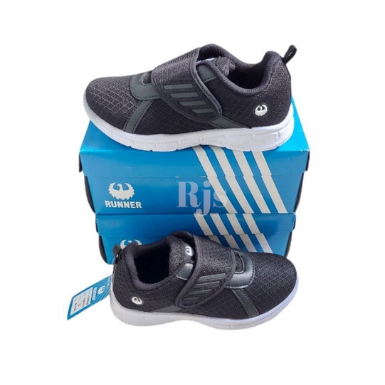 Sepatu sekolah anak sepatu Runner 04