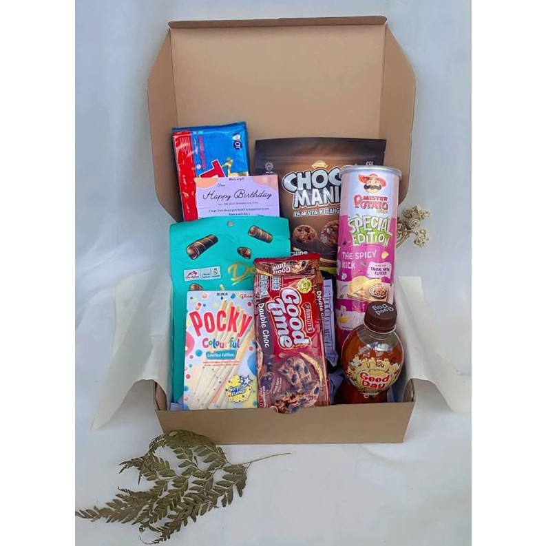 

HAMPERS SNACK | SNACK BOX | Gift Box Kekinian | Hadiah Wisuda | Hadiah Ulang Tahun