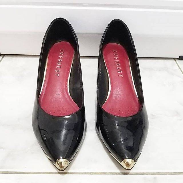 SEPATU HEELS HITAM EVERBEST