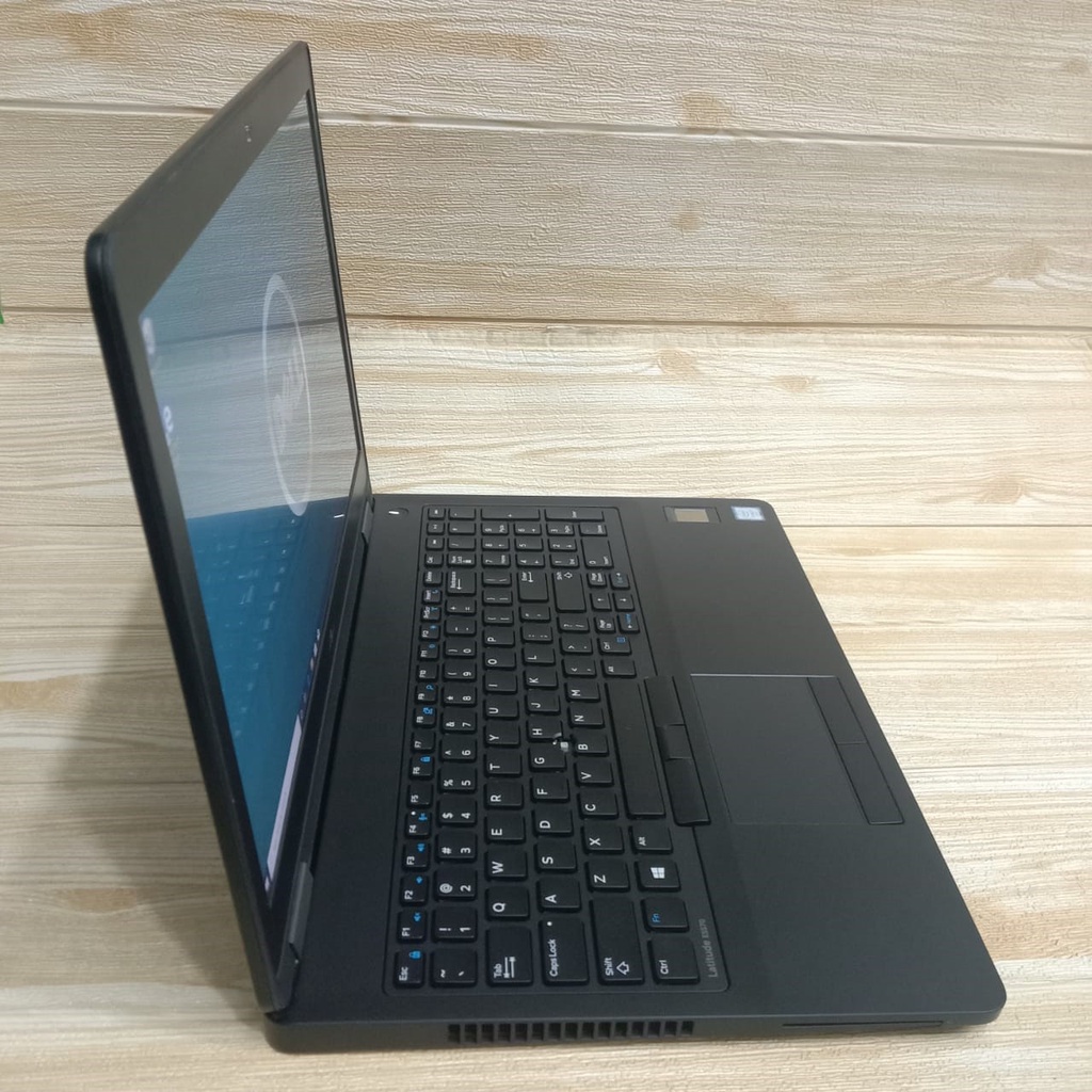 LAPTOP DELL LATITUDE E5570