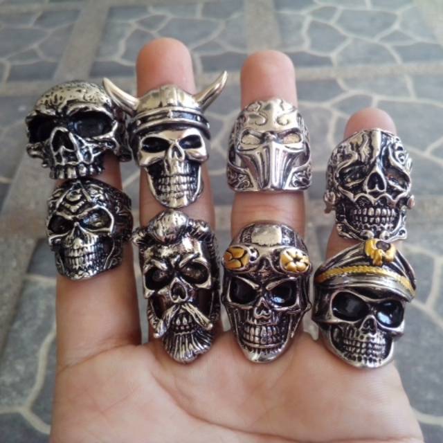 Cincin tengkorak Skull ring