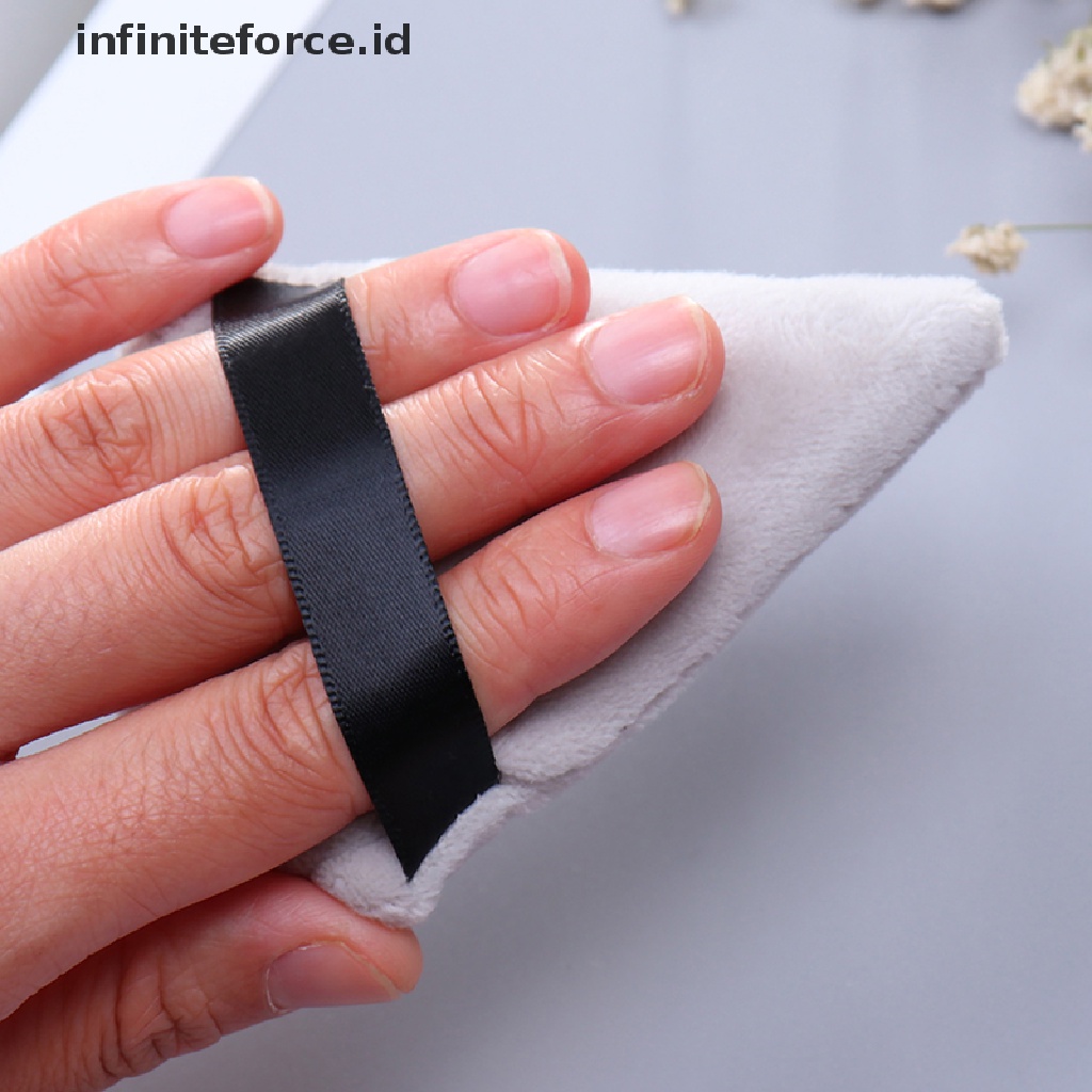 Infiniteforce.id Spons Puff Mini Bentuk Segitiga Bahan Katun Satin Velvet Untuk Makeup / Kosmetik Wanita