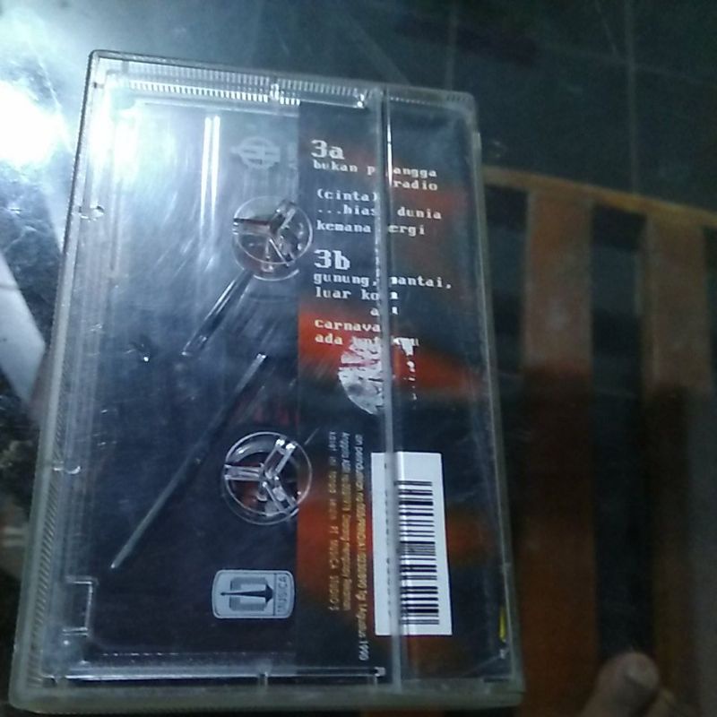 Kaset pita Base Jam : t  i 3 a.