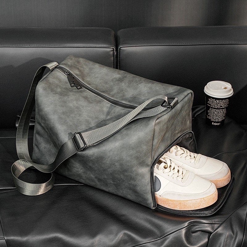 Travel Bag Kulit / Tas Selempang Kulit Pria Import Quality