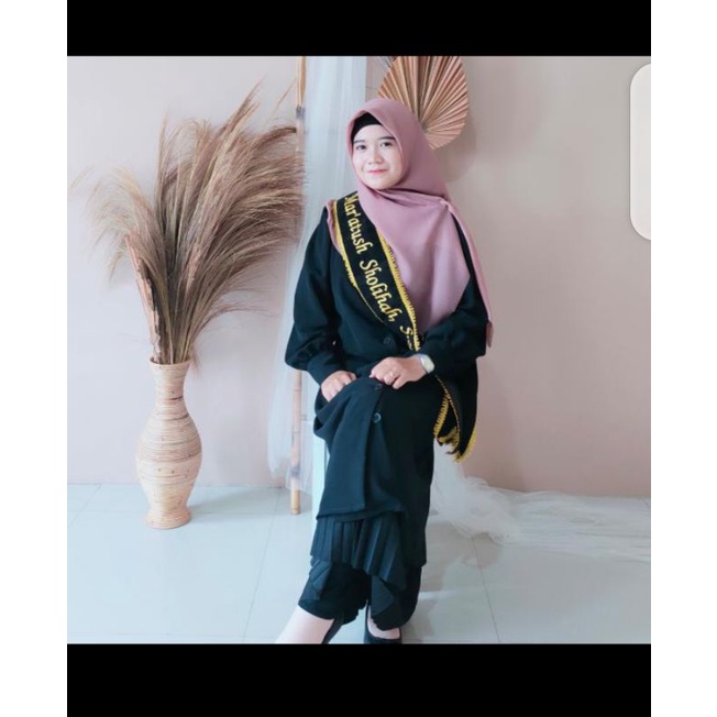 Selempang Wisuda Bludru Renda