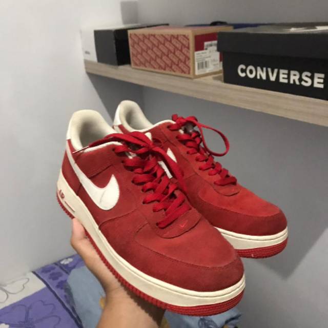 red suede nike