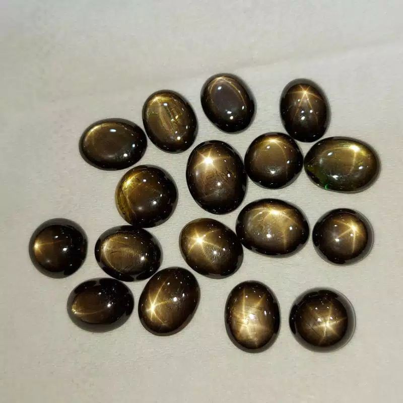 Batu natural black sapphire star