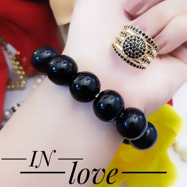 Gelang cincin batu hitam 1916