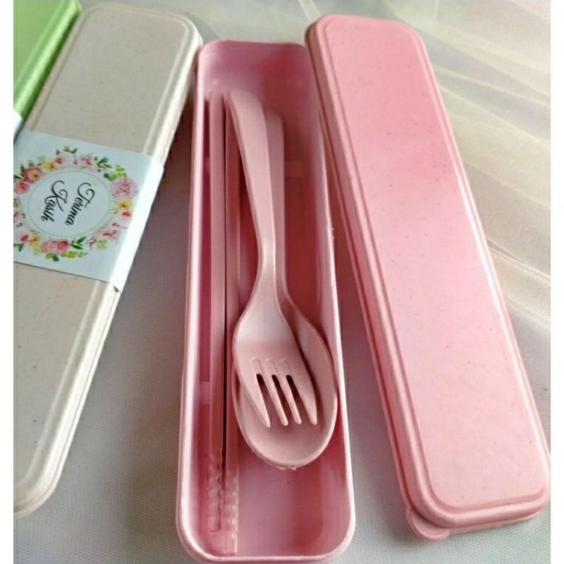 Souvenir Sendok Garpu Jerami