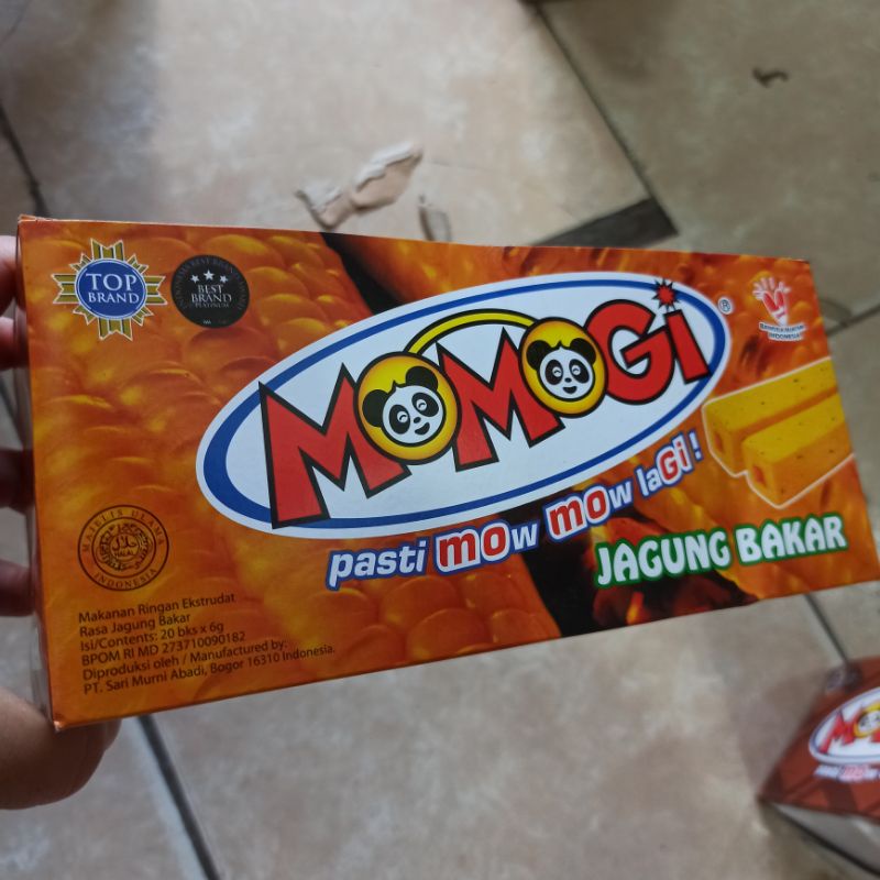 

Makanan Ringan Momogi Snack Stick Rasa Jagung Bakar Isi 10