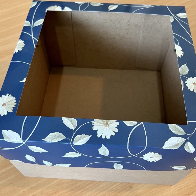 

(5 pcs) box edisi leaf silver jendela mika kardus hampers kue brownies kotak packaging ukuran 25x25x10 cm